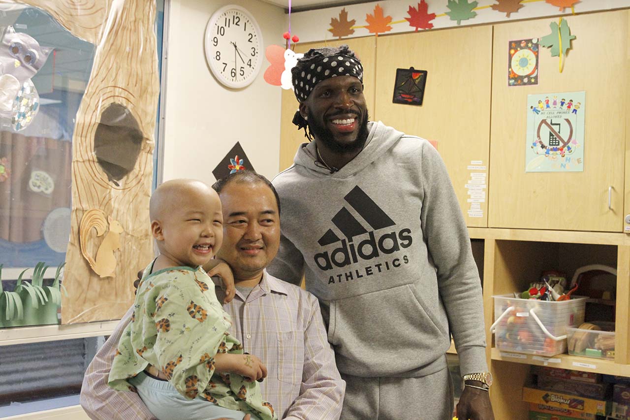 Brooklyn Nets Player DeMarre Carroll Visits Pediatric Patients