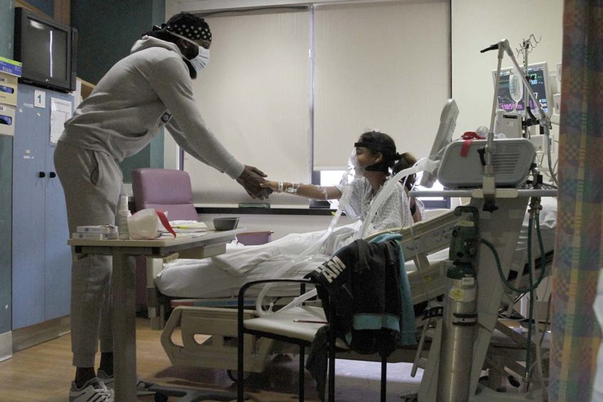 DeMarre Carroll Visits Pediatric Patients